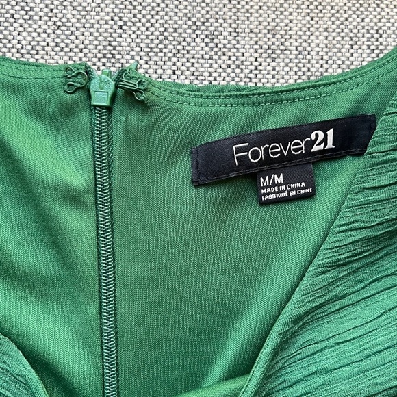 Y2K Vintage Forest Green Ruched Dress, Circa 2008 - Picture 7 of 17